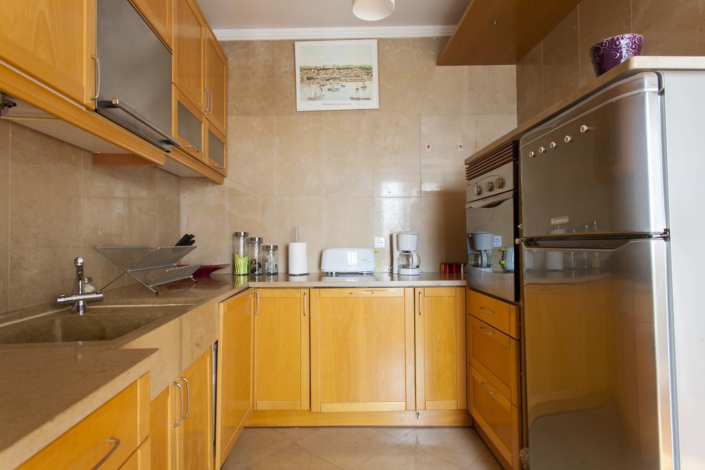 Joivy Spacious And Bright 1-Bed Flat With City Views In Lapa Lisbon Luaran gambar
